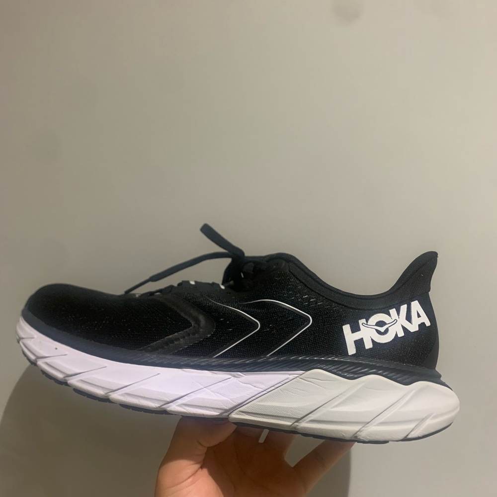 Hoka Arahi 5